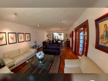 Casa con Alberca y Jacuzzi en Perfectas Condiciones en Av,Himalaya Dentro de Privada segura y silenciosa