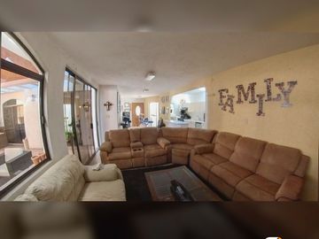 Casa con Alberca y Jacuzzi en Perfectas Condiciones en Av,Himalaya Dentro de Privada segura y silenciosa