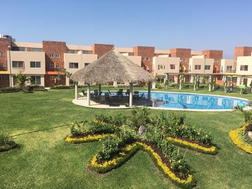Casa en Venta con alberca de 3 recamaras a 15 minutos de Cuernavaca, en Emiliano Zapata Morelos