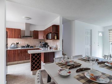 Casa en Venta con alberca de 3 recamaras a 15 minutos de Cuernavaca, en Emiliano Zapata Morelos
