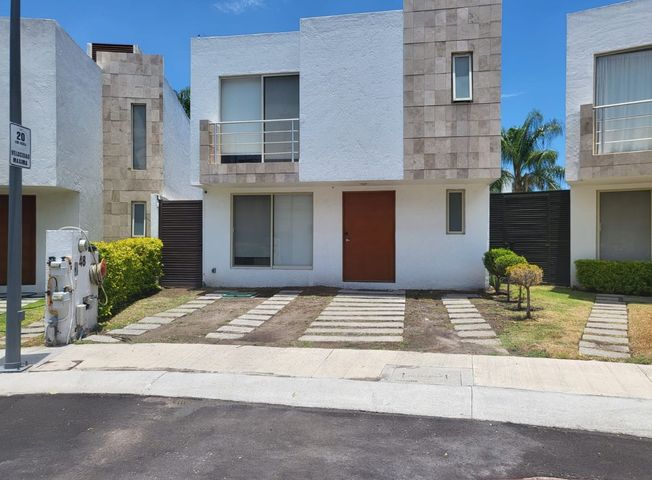 Foto RENTO CASA AMUEBLADA EN MANZANARES SANTA FE, JURIQUILLA, QUERETARO