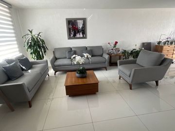 CASA EN VENTA PARQUE NUEVO LEÓN LOMAS DE ANGELÓPOLIS, CERCA DE PLAZAS COMERCIALES SUPERMERCADOS Y ESCUELAS, A UNOS METROS DE NUEVO CHEDRAUI SELECT