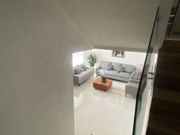 CASA EN VENTA PARQUE NUEVO LEÓN LOMAS DE ANGELÓPOLIS, CERCA DE PLAZAS COMERCIALES SUPERMERCADOS Y ESCUELAS, A UNOS METROS DE NUEVO CHEDRAUI SELECT