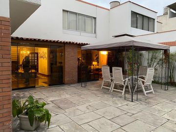 VENTA DE LINDA CASA EN LA AURORA
