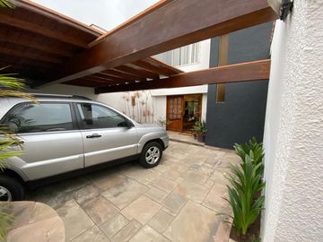 VENTA DE LINDA CASA EN LA AURORA