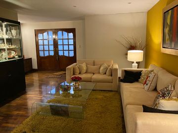 VENTA DE LINDA CASA EN LA AURORA