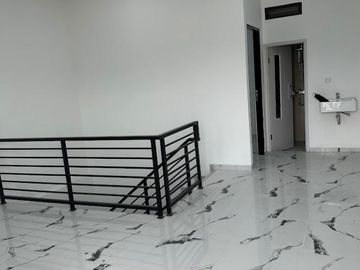 Dijual Rumah Baru 3 Lantai, Kondisi Hampir Jadi (Ready Agustus 2024), Lokasi Strategis Tanjung Duren Jakarta Barat