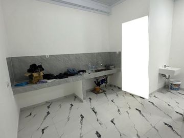 Dijual Rumah Baru 3 Lantai, Kondisi Hampir Jadi (Ready Agustus 2024), Lokasi Strategis Tanjung Duren Jakarta Barat