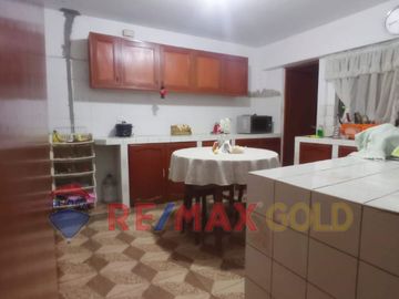 VENDO CASA DE 2 PISOS EN VENTANILLA ALTA 160 M2