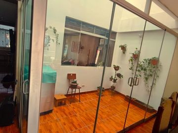 EN VENTA DEPARTAMENTO 2DO PISO ( 134 M2) ALT. 2 CDRAS. AV. CARAPONGO, LURIGANCHO