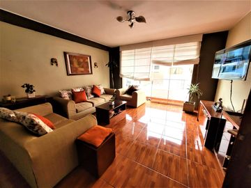EN VENTA DEPARTAMENTO 2DO PISO ( 134 M2) ALT. 2 CDRAS. AV. CARAPONGO, LURIGANCHO