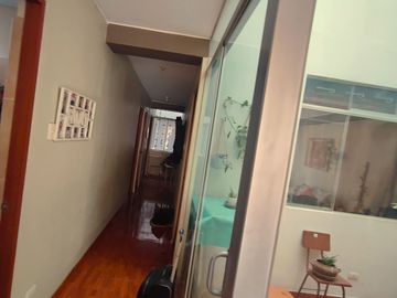 EN VENTA DEPARTAMENTO 2DO PISO ( 134 M2) ALT. 2 CDRAS. AV. CARAPONGO, LURIGANCHO