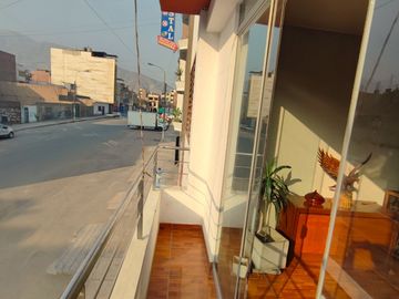 EN VENTA DEPARTAMENTO 2DO PISO ( 134 M2) ALT. 2 CDRAS. AV. CARAPONGO, LURIGANCHO