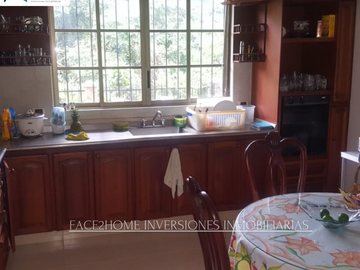 CASA EN VENTA CON 4 HABITACIONES Y JACUZZI 320 m²