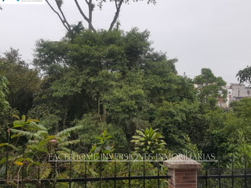 CASA EN VENTA CON 4 HABITACIONES Y JACUZZI 320 m²