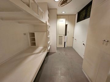 MCL-FOR SALE: 2 Bedroom Unit in The Renaissance, Makati