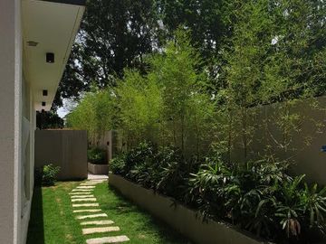 FOR SALE - House and Lot with Swimming Pool in Manila Southwoods, Carmona, Cavite