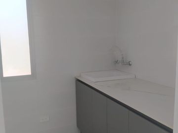 VENTA DEPARTAMENTO POR ESTRENAR CUMBAYA
