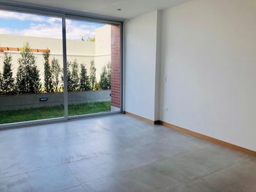 VENTA DEPARTAMENTO POR ESTRENAR CUMBAYA