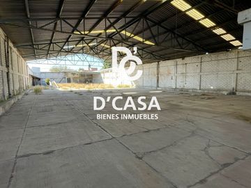 AMPLIA BODEGA EN VENTA EN RANCHO SECO