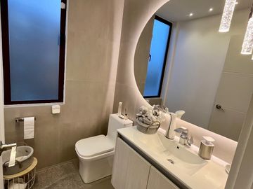 SE VENDE MODERNA CASA DE UNA SOLA PLANTA
