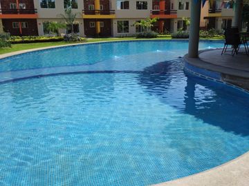 VENTA DE CASA RESIDENCIAL CON ALBERCA, ROOF GARDEN Y JARDIN PROPIO EN YAUTEPEC