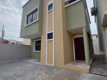 Casa en venta en la urb. San Felipe