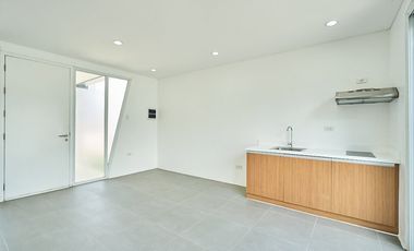 BATULAOV1B12XX: For Rent Semi Furnished 2BR Town House in Batulao Artscapes Commune