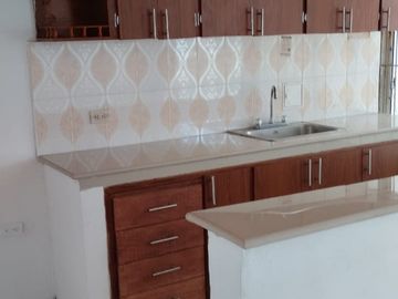 SE VENDE CASA DE DOS PISOS, BARRIO FLORENCIA, SINCELEJO