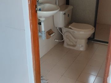 SE VENDE CASA DE DOS PISOS, BARRIO FLORENCIA, SINCELEJO