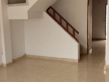SE VENDE CASA DE DOS PISOS, BARRIO FLORENCIA, SINCELEJO