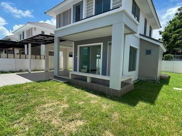 Single house for sale, corner plot, Life City Home Village (Ang Sila), Chonburi.