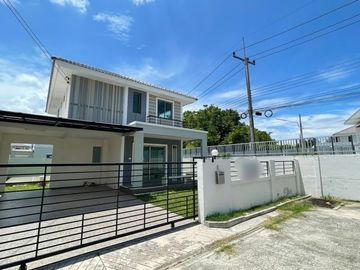 Single house for sale, corner plot, Life City Home Village (Ang Sila), Chonburi.