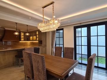 RUMAH BRANDNEW AMERICAN CLASSIC di Jl BANGKA / KEMANG, JAKSEL