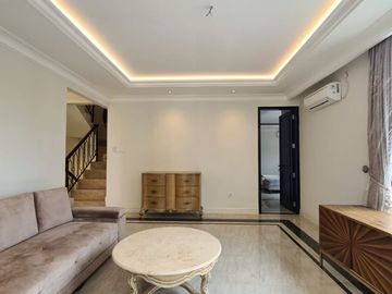 RUMAH BRANDNEW AMERICAN CLASSIC di Jl BANGKA / KEMANG, JAKSEL