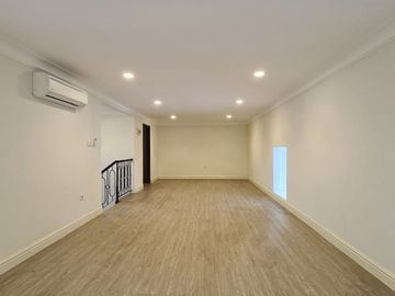 RUMAH BRANDNEW AMERICAN CLASSIC di Jl BANGKA / KEMANG, JAKSEL