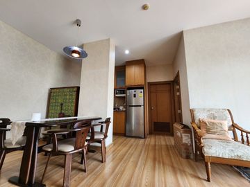 Condominium for sale, Modern Contemporary style, Doi Suthep view. The condo is located between Chiang Mai city. Near the Chiang Mai International Conv