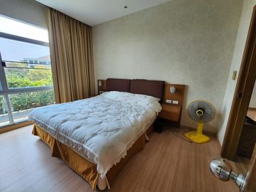 Condominium for sale, Modern Contemporary style, Doi Suthep view. The condo is located between Chiang Mai city. Near the Chiang Mai International Conv