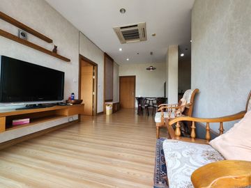 Condominium for sale, Modern Contemporary style, Doi Suthep view. The condo is located between Chiang Mai city. Near the Chiang Mai International Conv
