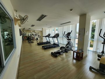 Condominium for sale, Modern Contemporary style, Doi Suthep view. The condo is located between Chiang Mai city. Near the Chiang Mai International Conv