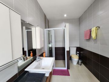 Condominium for sale, Modern Contemporary style, Doi Suthep view. The condo is located between Chiang Mai city. Near the Chiang Mai International Conv