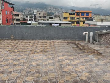 CASA COMERCIAL EN VENTA - SECTOR SOLANDA