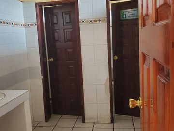 CASA COMERCIAL EN VENTA - SECTOR SOLANDA