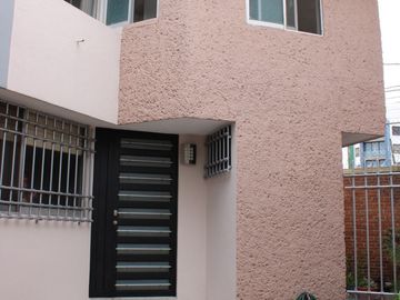 CASA EN VENTA BLVD. FORJADORES