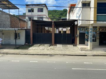 Casa en Venta Frente al Terminal Terrestre de Portoviejo