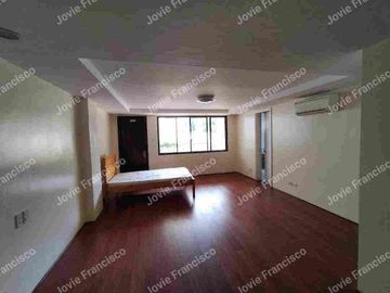 House and lot for sale in Cebu City, Gated in Banilad, Prime Location