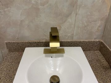 En venta suite amoblada en Riverfront 2 en Puerto Santa Ana