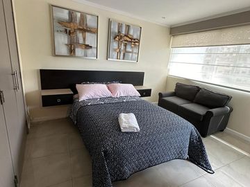 En venta suite amoblada en Riverfront 2 en Puerto Santa Ana