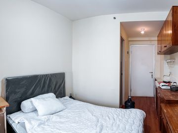 Apartemen GreenBay Pluit, studio furnish, view pool, lt rendah