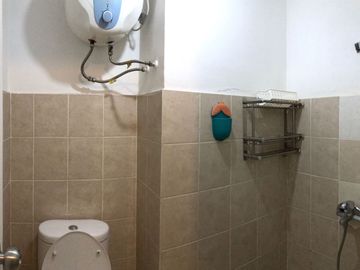 Apartemen GreenBay Pluit, studio furnish, view pool, lt rendah